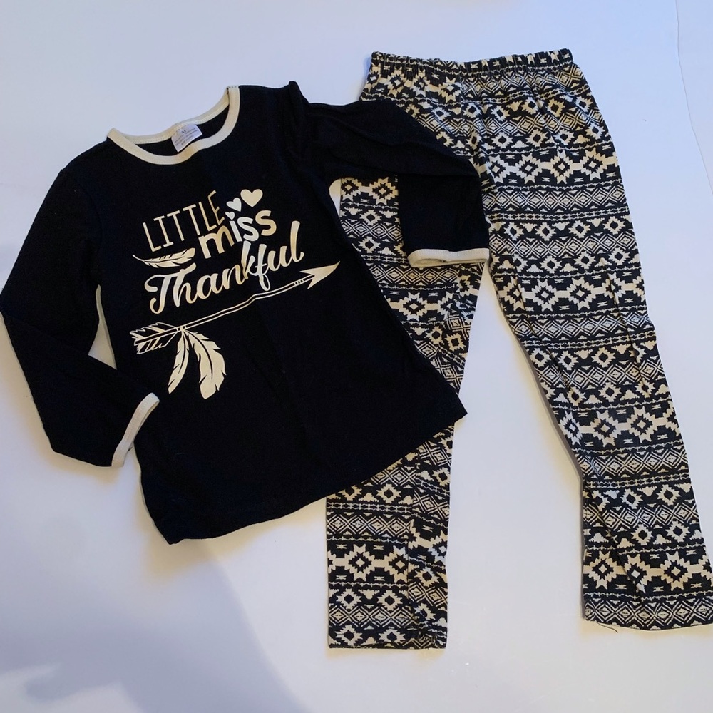 EUC Thanksgiving Outfit Size: M (4T)